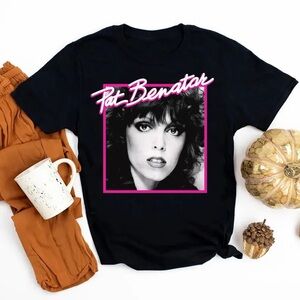 Gildan Black Graphic Tee Pat Benatar Vintage T-Shir